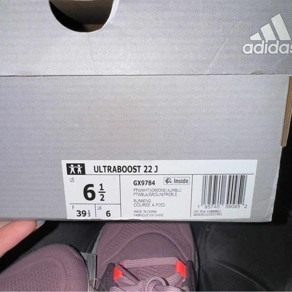 New Big Kid’s Size 6 Adidas Ultra Boost 22 'Magic Mauve' Sneakers - Picture 8 of 8